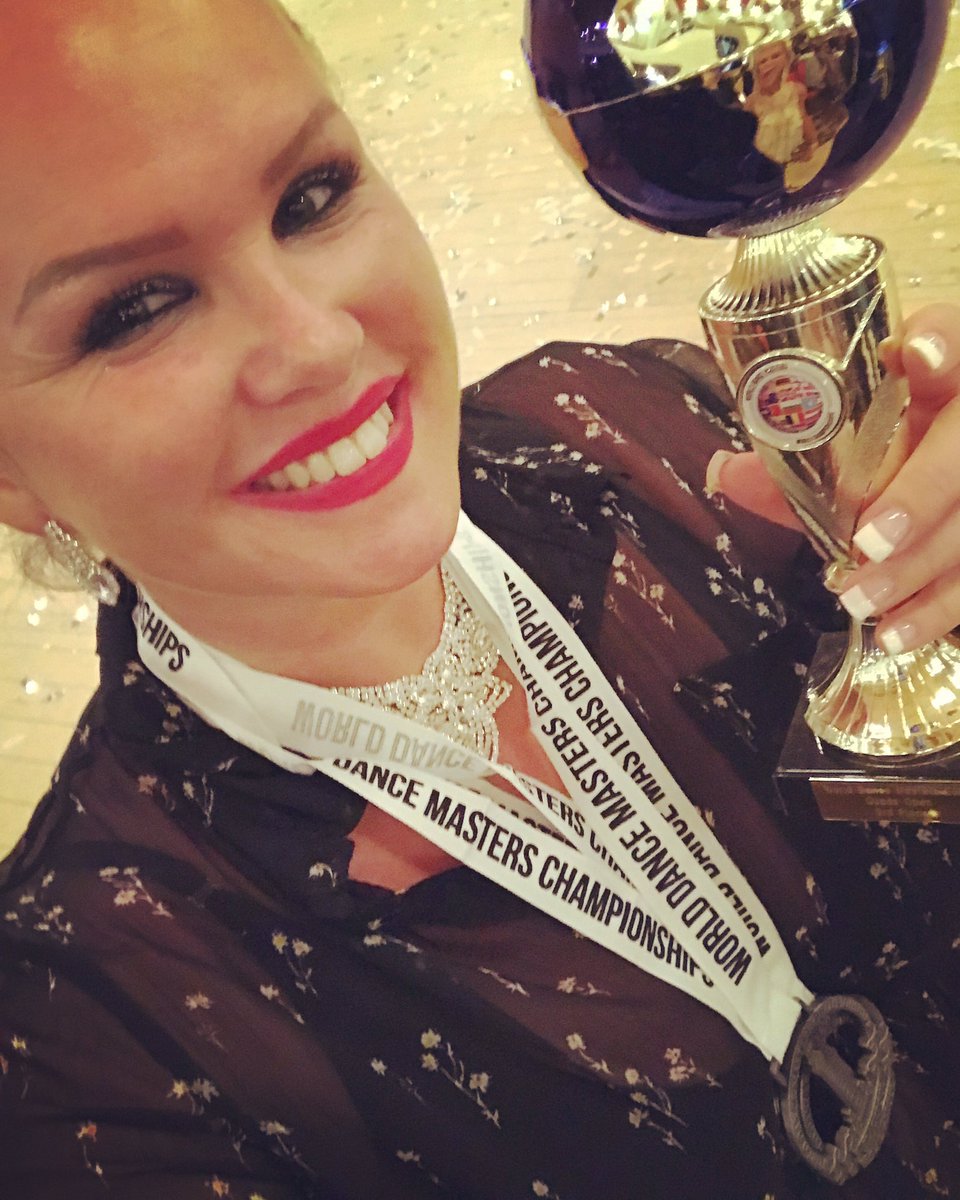 isa_de_monaco's tweet photo. Et BIM ππ€ π
PODIUM - 3e place en QUAD
PODIUM - 3e place en TEAM
Et 6e place en INDIVIDUEL πππ
Wooop Wooop πππ
#WorldDanceMasters #WDM17 π https://t.co/1oQKhyJ4Be