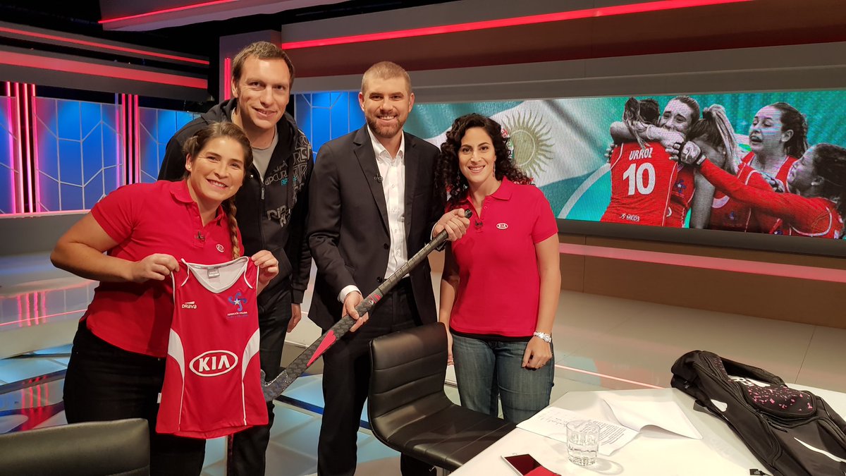 ManuelDTP's tweet image. Ya estamos!! La Final!!! #diablasxtvn con @Cabudlennon @chinainfante Vamos Chile! #HayRegalos #OJO