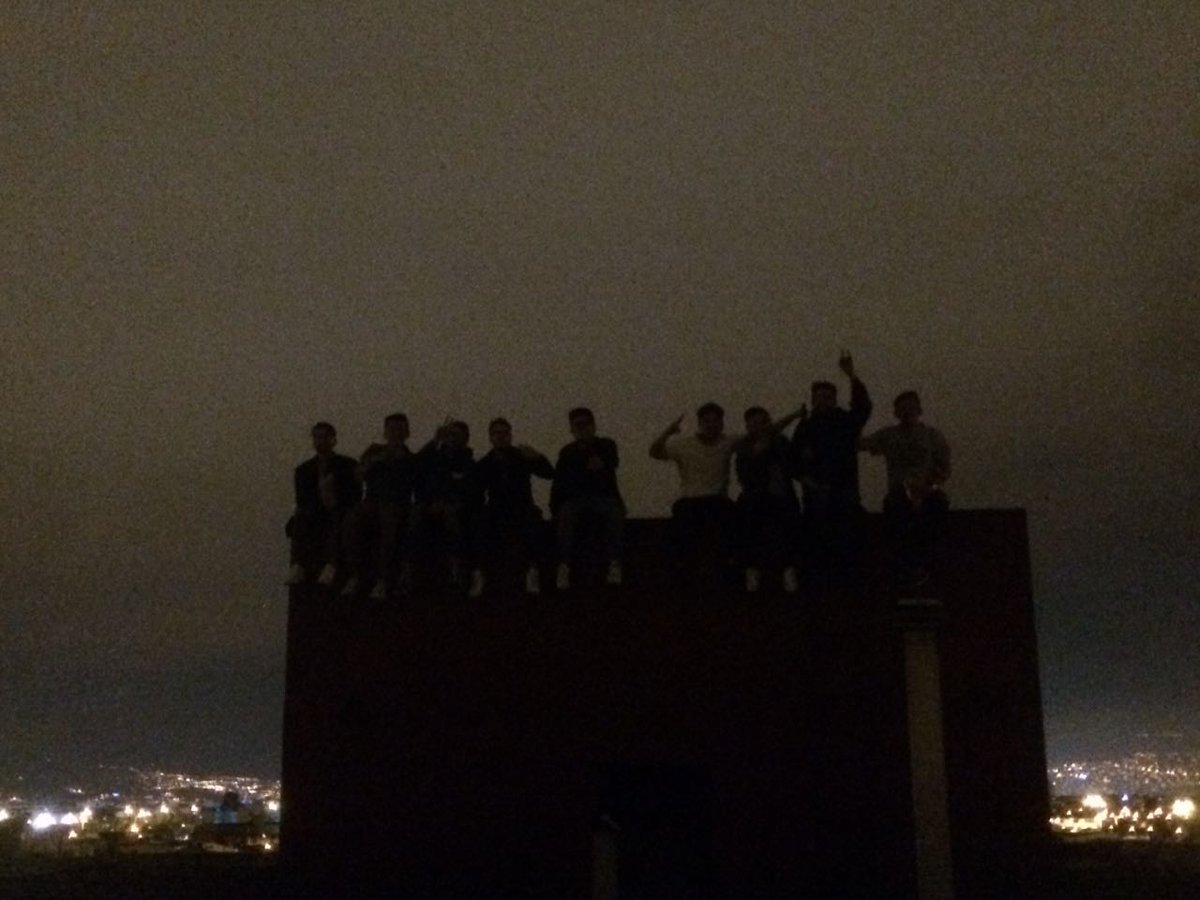 VargasB16's tweet photo. No quedan palabras para agradecer tanto, hermanos. #DFMY https://t.co/akLjUwtqJY