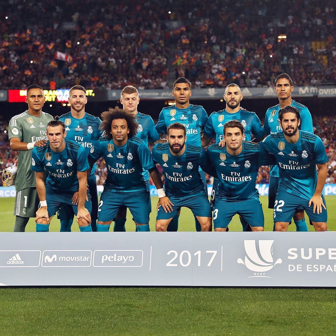 Casemiro's tweet photo. El miércoles el Bernabéu tiene que ser una caldera. ¡Hala Madrid! #RMSupercopa #HalaMadrid https://t.co/1xz5MYUcxM