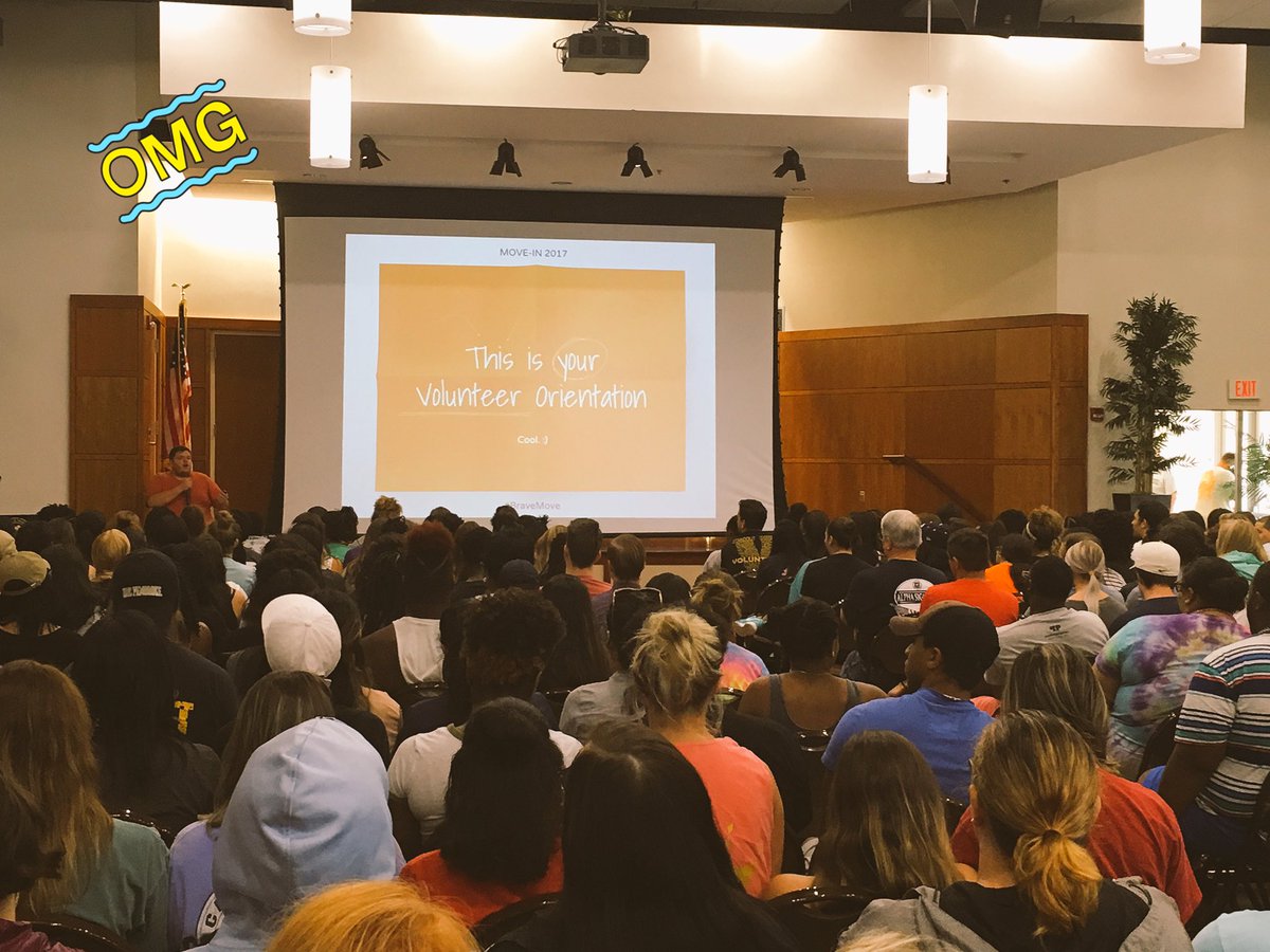 DajerBRAVE's tweet image. #UNCP Volunteer Move-in! The energy is contagious! #BraveMove is going to bring a successful welcome to all new students!