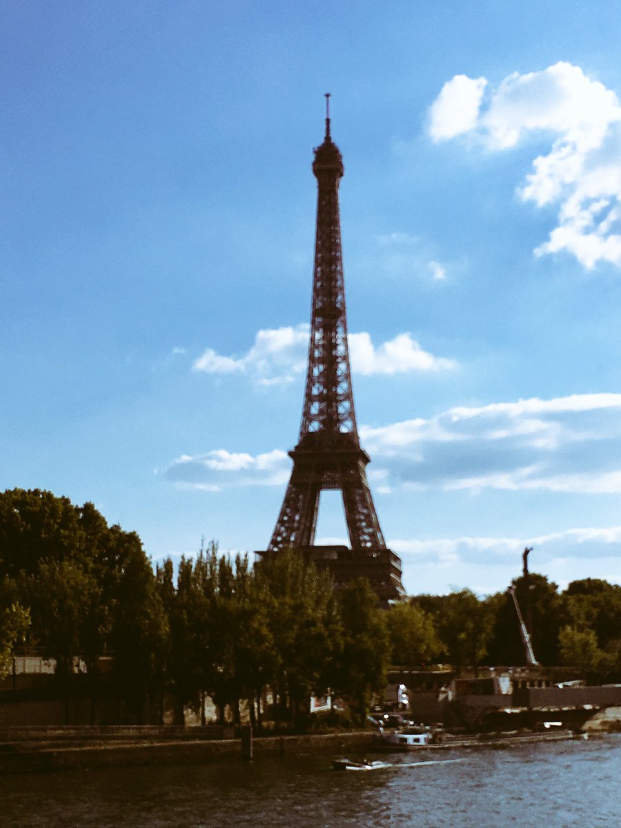 BitacoraDeLala's tweet photo. #Paris je t'aime https://t.co/VUIf66EBDI