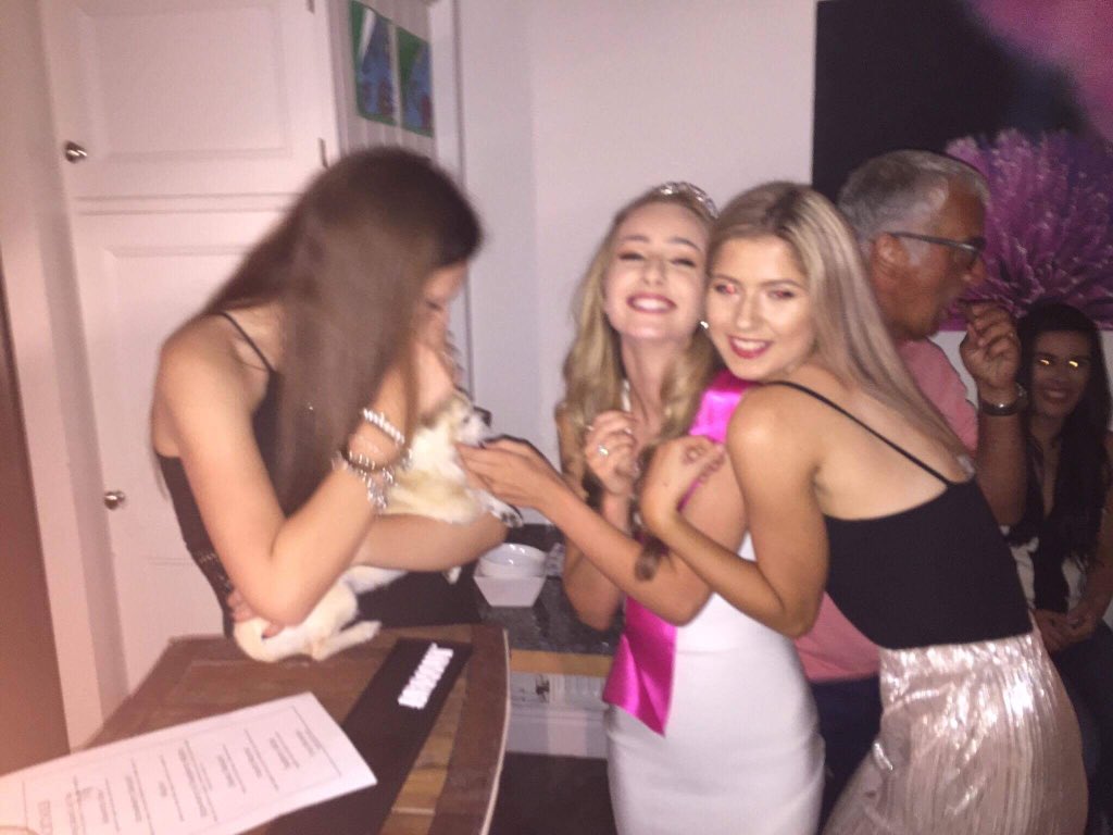 Happy birthday <a href="/charlrosseinsky/">charl rosseinsky</a> hope you've had the best weekend using your own ID!! Love you lots 🥂💞xxx (enjoy these para pics xoxo)