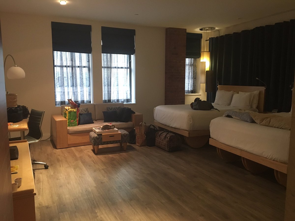 BestEverYou's tweet photo. Loving our stay at #NYLO #NYC @NYLONYC @NYLOHotels ❤️#Gratitude https://t.co/imHEym02Wz