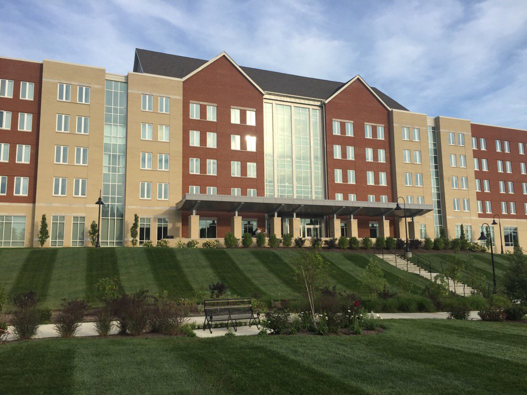 Shout out to Chris Pearl &amp; #EKU Grounds Crew for the mowing patterns in Carloftis Garden &amp; @EKUMartin Looks great!