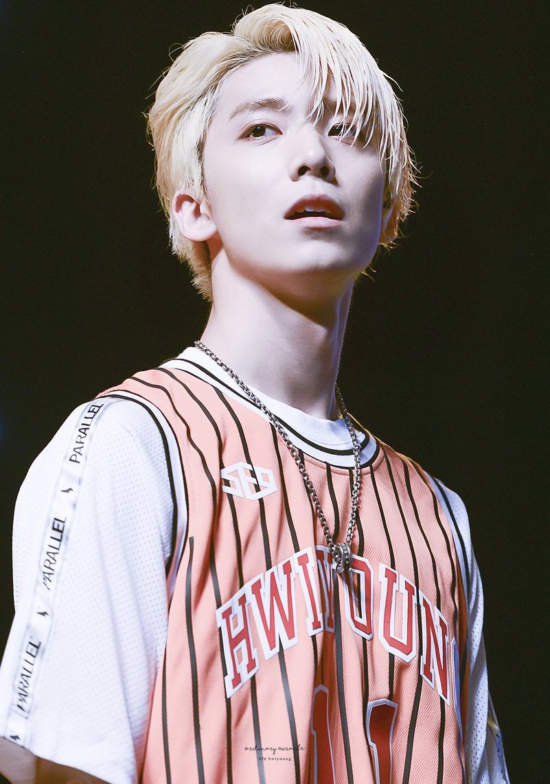 SF9ascake's tweet photo. #SF9 #에스에프나인 #HWIYOUNG #후영 https://t.co/5ZD56FLTWl