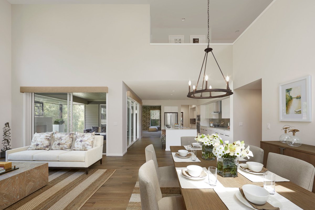 mainvuehomes's tweet image. Our Avoca model @Tehaleh boasts a stunning double story void that creates an airy, expansive space: bit.ly/2sVgmOi #MainVue #PNW