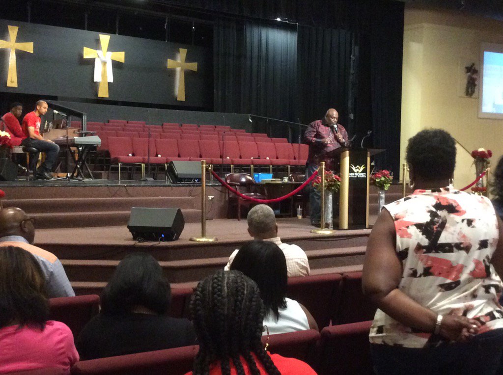 GGHGlobal's tweet photo. He's at it again...Preach Bishop @DrGhayles 🔥🔥🔥🔥#NewProspect https://t.co/F9XAJWTdO3