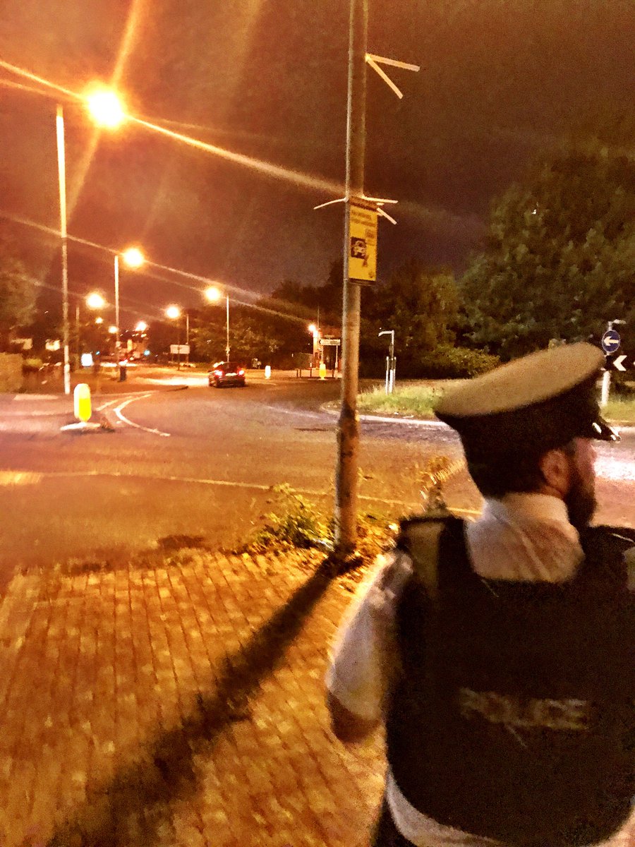 PSNIBelfastN's tweet photo. Tennent St NPT on the beat on the high ground #SpringfieldRd #WorkmanAve covered #allQatthemin #scud #nevertoolateforawalk #engage SgtW https://t.co/EHS92YFmD1