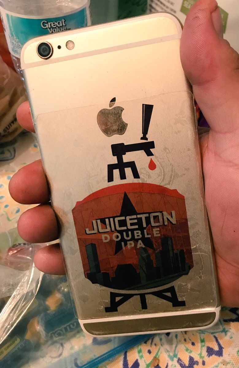 danmtzhouston's tweet image. Sharing some #Juiceton with my fam. Said it is so good they're going to rep it all day @SpindleTap 🔥🔥 #doubleIPA