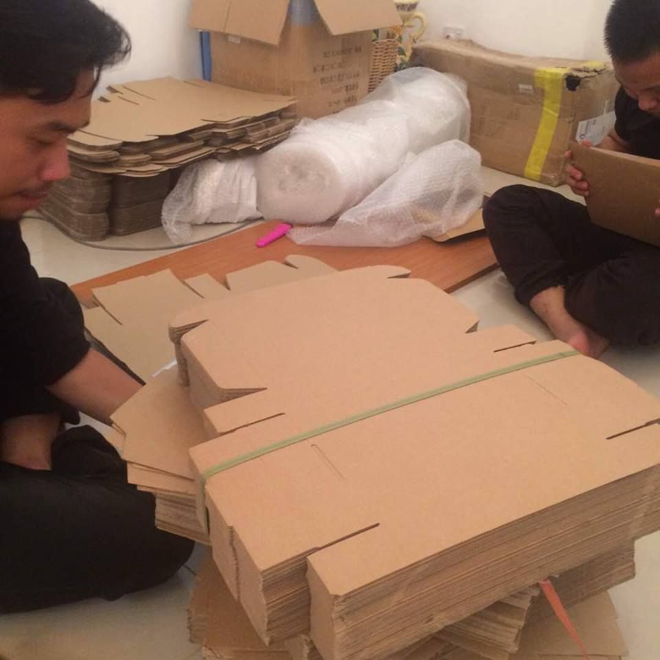 Pilih saiz kotak anda.

Kami bersedia berkhidmat, membekalkan kotak kraft yang cantik cantik untuk anda.

Semoga Bisnes anda Maju Jaya.