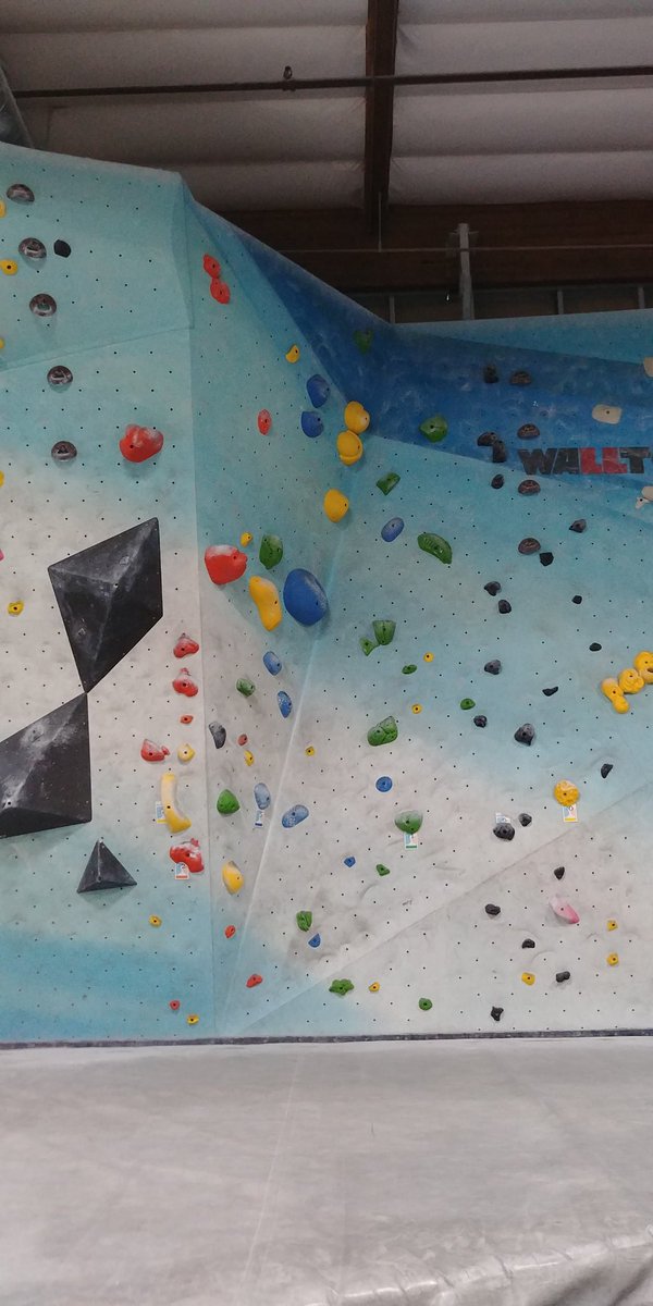 devolore's tweet photo. Nothing like a good climb to shake the spiders off. Went up this green 1 and halfway up the orange 2 next to it! #upgroup https://t.co/UMLY5zWpJp