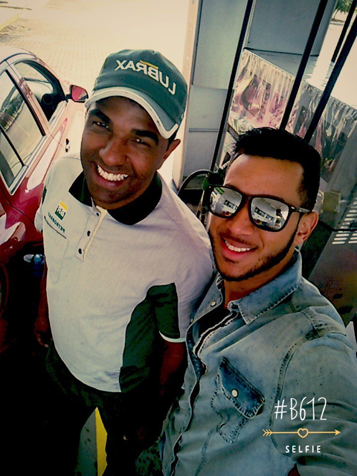 WalaceSharK's tweet photo. Abastecimento top com tio, Araruama 😍  beats https://t.co/nTQXTakKvp