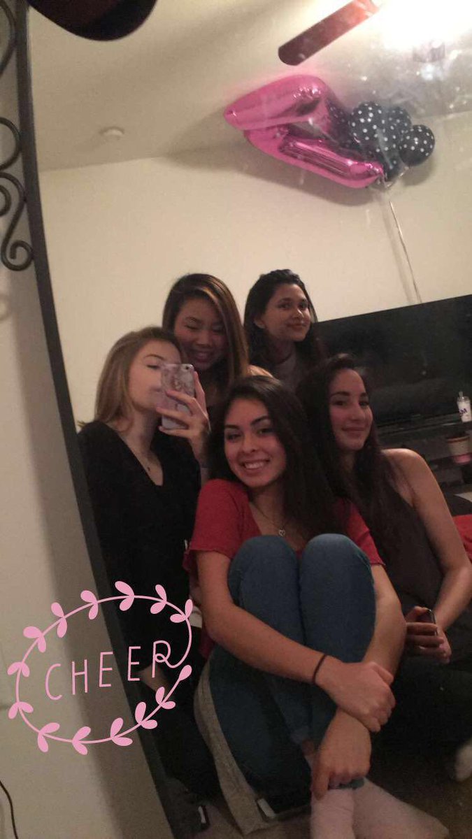 amandajohnson07's tweet photo. Happy birthday Gianna!!😎😛🤘🏽💗 hope you had a great day, ilysm, u geek #ohmygawd #itsahike #byejess @JuarezGianna https://t.co/jTEo8Zj8r5