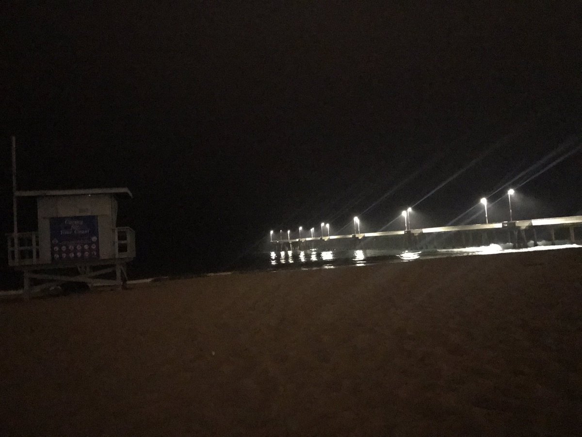 jayy_will69uhrd's tweet photo. Yesterday night at Venice with the boys @gettinghighwith @GanjaGirlsTweet #illog #adamstrain is #iLLog https://t.co/DdOhsNoWfO