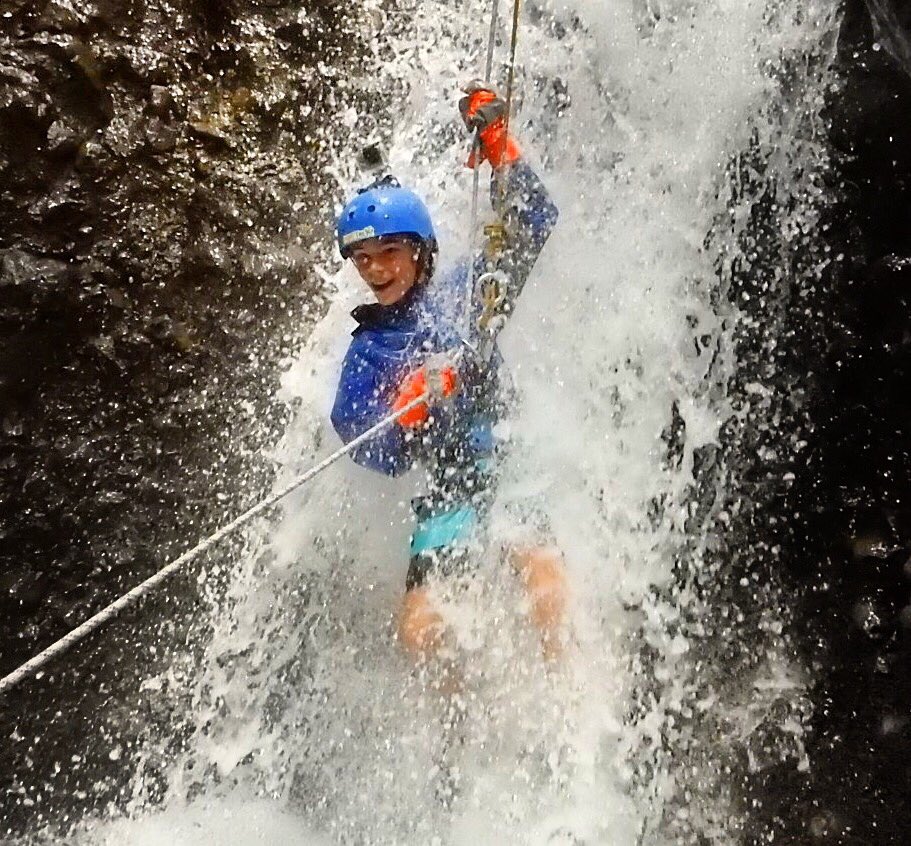 PureCRTravel's tweet photo. Splash Down! 💦
#ThisIsCostaRica https://t.co/NPLfwrDjpu