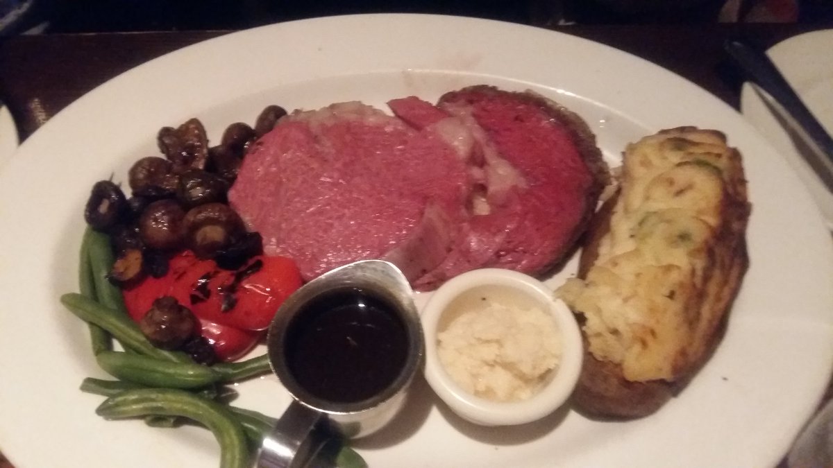 chrislui01's tweet photo. More #Birthday Fun @TheKeg! Top Sirloin Steak and another #PrimeRib! #MeatForAll! #yegfood! https://t.co/b6vMvi7ZMd