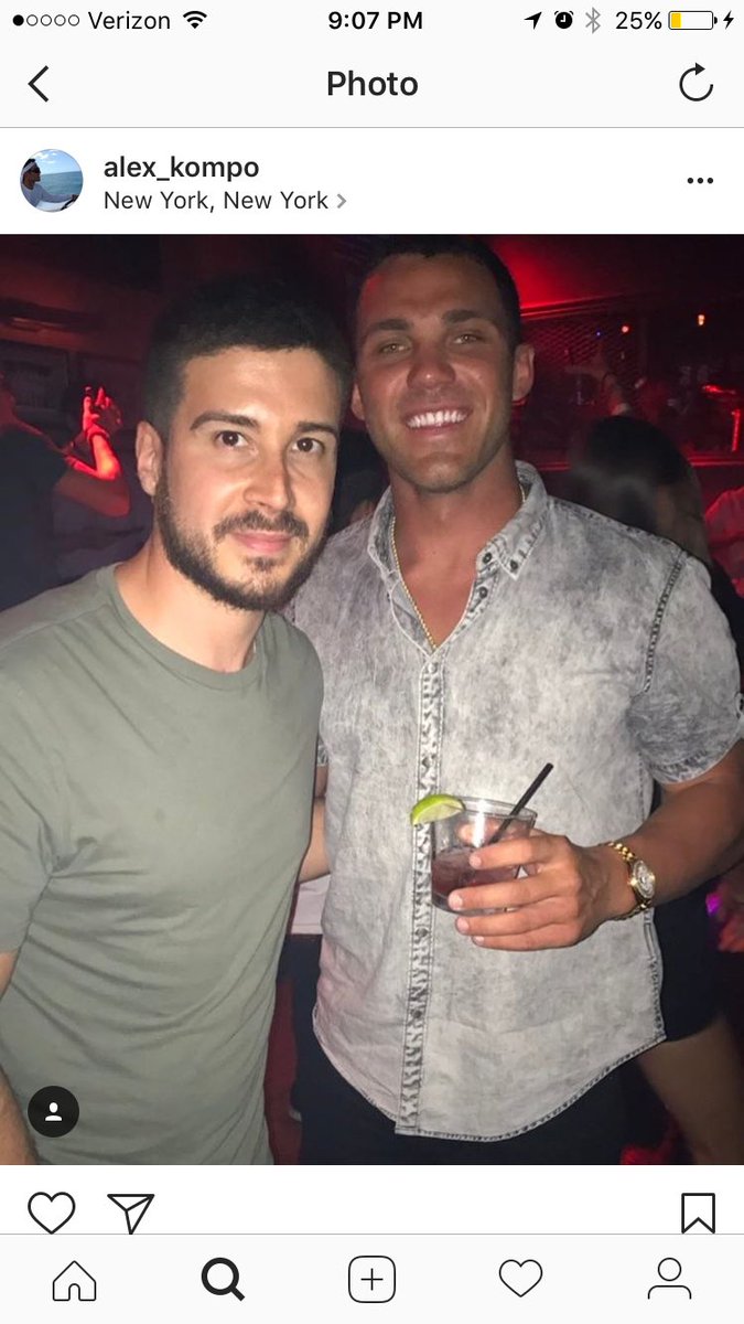 itsajajordan's tweet image. Hey @VINNYGUADAGNINO 💜 I think you should know a little about @alexkompo . Unlike most @MTV reality stars, Alex and his friends on
