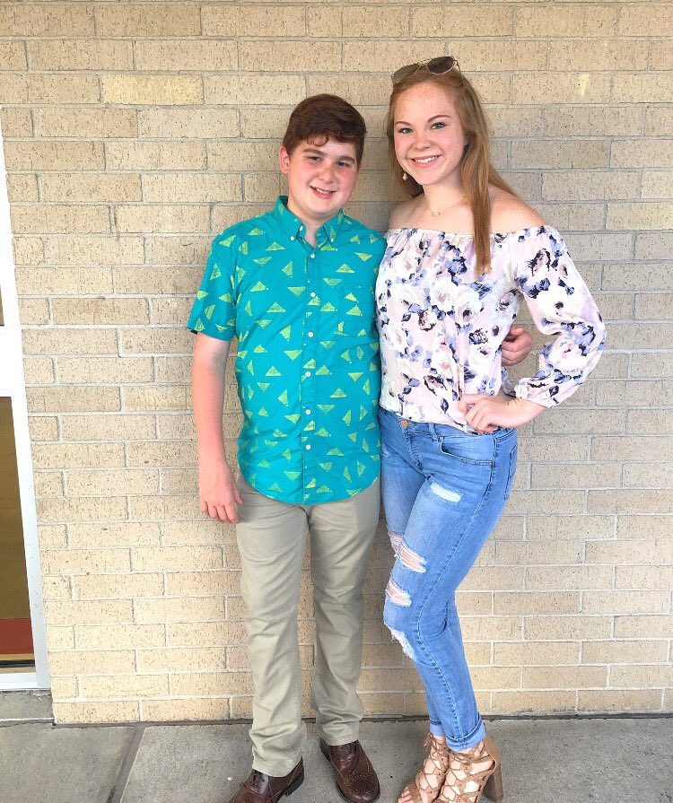 AlyssaSadako's tweet photo. Happy 12th Birthday to the best brother ever!🎉🎉 @FamBoiMan https://t.co/OTNe0UfU3X