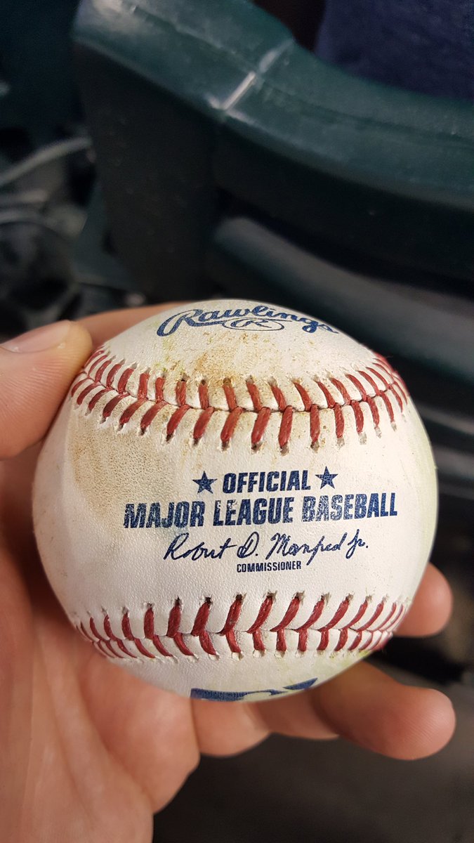 MandelSteel's tweet image. Thanks @albertalmora for the souvenir! Nice win! Go CUBBIES! #LivingInAZ #MissingChicago