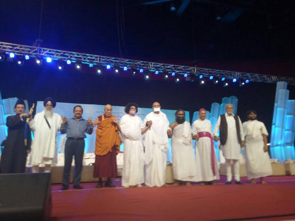 PRupala's tweet photo. Participated with @drharshvardhan in #WorldPeaceConclave in the presence of @DalaiLama, @Munilokesh, @yogrishiramdev &amp; other Faith Leaders. https://t.co/sqWfF1hJf3