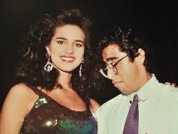 paolaturbay's tweet image. Siempre enfocado y observador, pero aquí un tris distraído.
Mentira! Una de sus poses preferidas para foto.
Ayyy Jaimito...
&apos;91
#JaimeGarzon