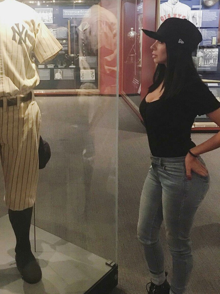 Charly_Monti's tweet photo. Jime en el National Baseball Hall Of Fame And Museum #bronxbombers @jimenaofficial ⚾👑💙👌🌙✨😍😍😍😘😉 https://t.co/PY2FVT62aZ