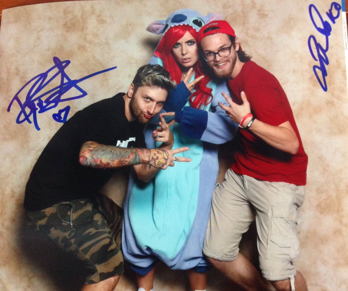 jakemiller309's tweet photo. The portrait I got today with @OJessicaNigri and @FakeNerdBoy is the best thing in my life right now. Thank you both for this!! #bcc2017 https://t.co/6JpwYtal5q