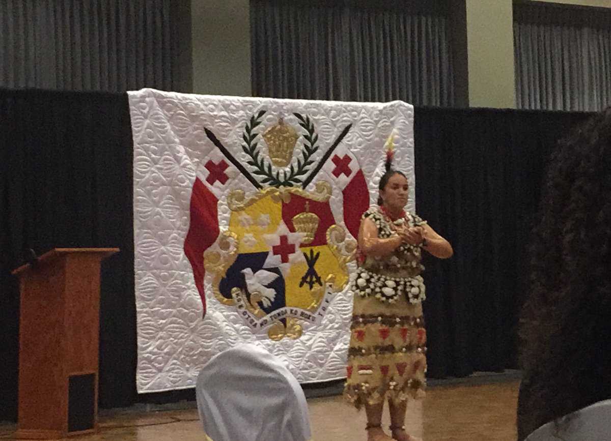 nana_fifita's tweet photo. So blessed that I had the opportunity to dance for the Prince of Tonga🙏 #disstonga🇹🇴 https://t.co/bRylxDODYR