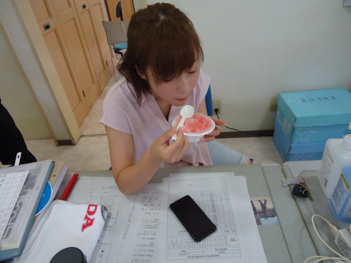 宿毛自動車学校 暑いなか 遊びに来てくれました かわいい 笑 事務員とイケメン 笑 とカキ氷