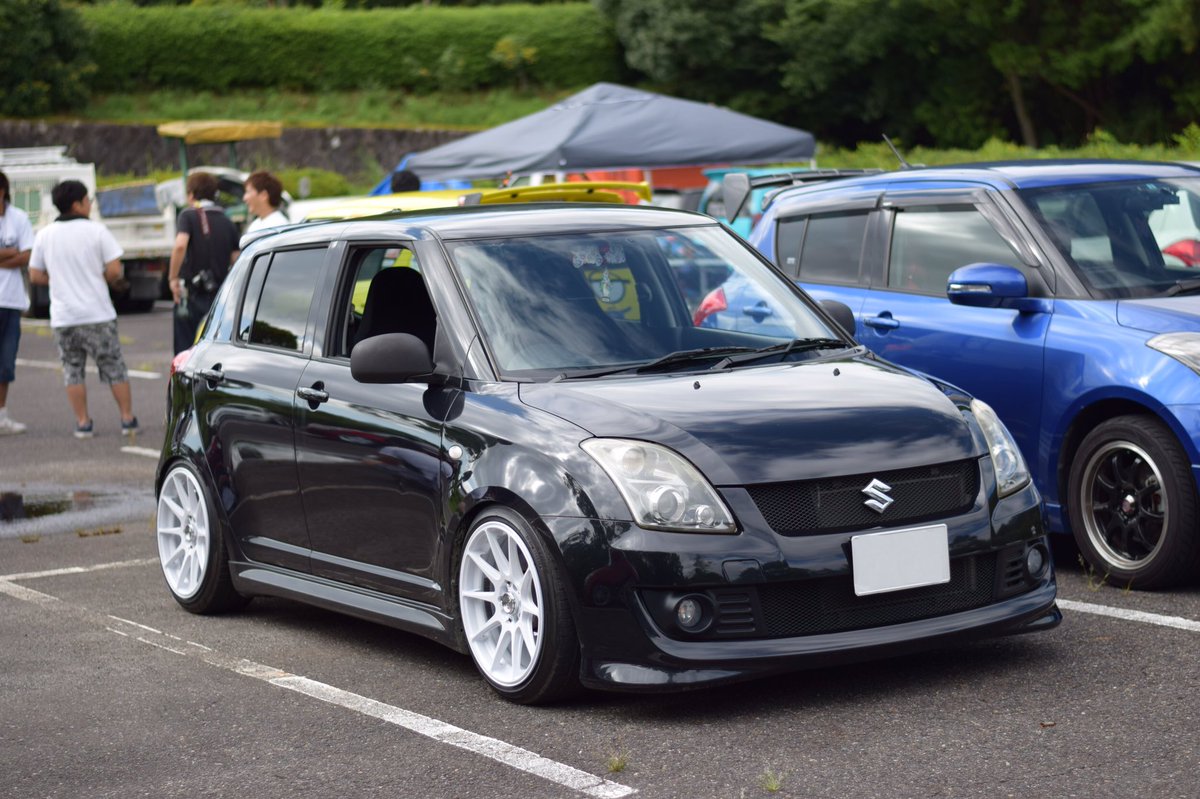 けっくん Twitterissa よく一緒にいるせいか 普段あまり写真を撮らない2台 笑 Staticswiftmeeting 滋賀mt スイフトmt 車高短mt