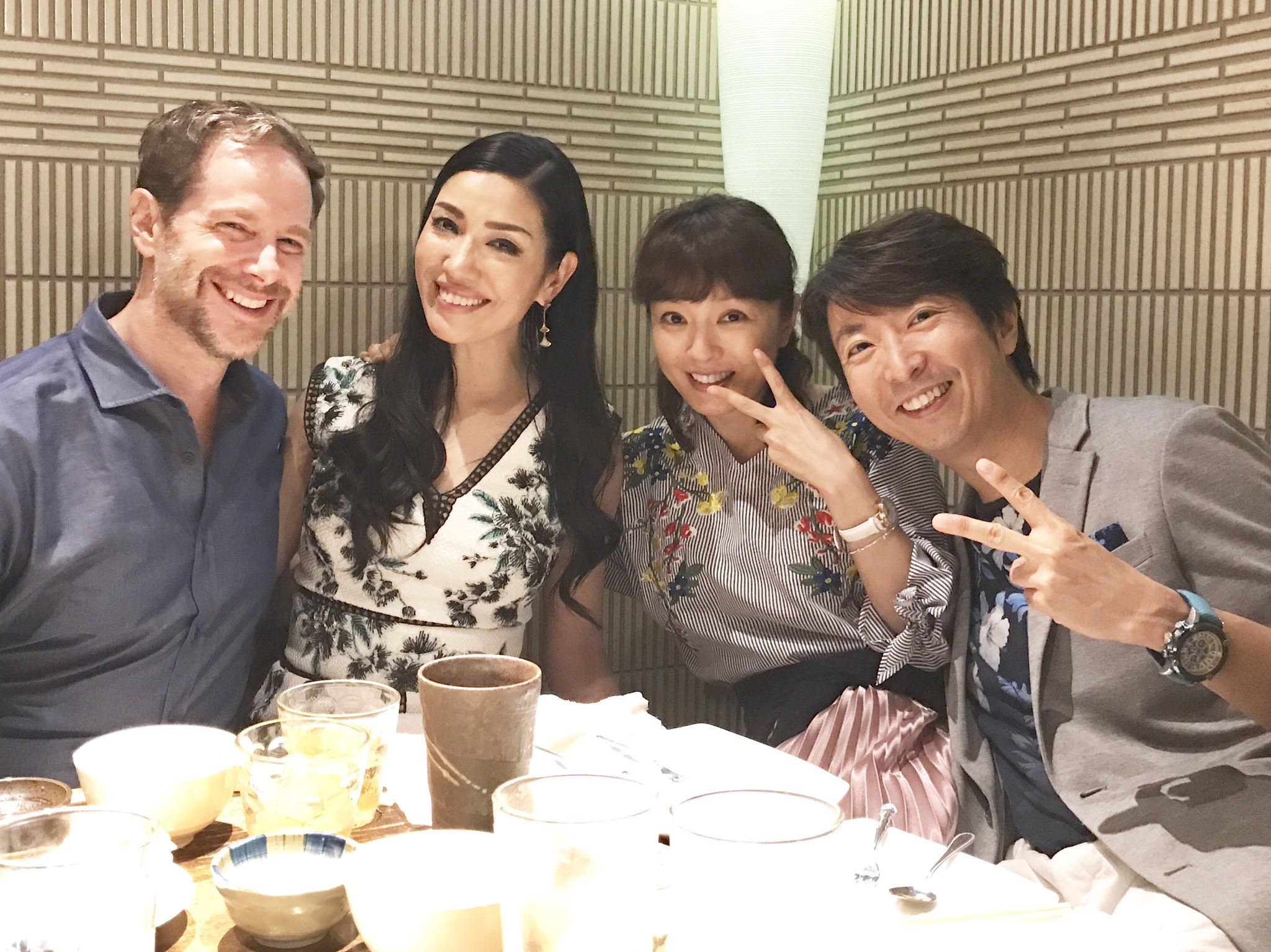 有村昆 映画コメンテーター Sur Twitter みんなが夏生まれどうしの 丸岡いずみ 有村昆 の誕生日のお祝いをしてくれました テッド アンミカ ご夫妻 秋野暢子 さん Ryuji さん じゅんいちダビッドソン くん 馬場典子 ちゃん デッドさんとアンミカさん夫婦と