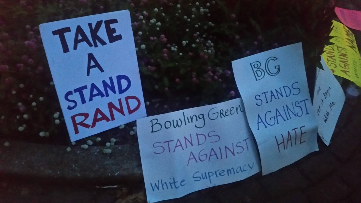 Bg_BLM's tweet photo. Bowling Green, KY Stands with Charlottesville, VA! Thank you BG Social Justice Calendar for hosting this event. #blacklivesmatterBG https://t.co/yMQ26DI7RM