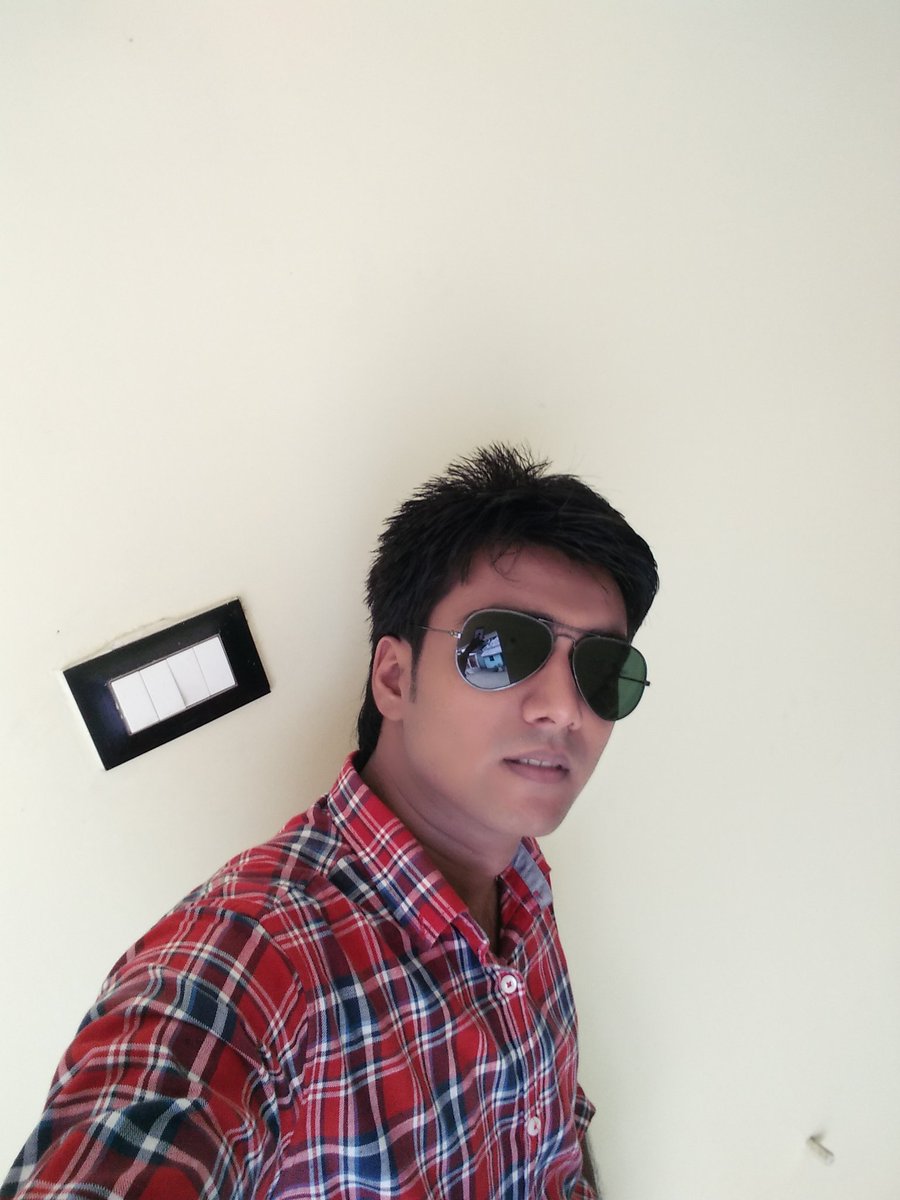 anand_avichal's tweet image. Hii..