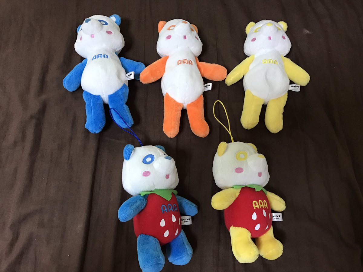 nutms2c's tweet image. えーパンダお譲りします！
青💙橙🍊黄💛

希望額込みでリプ、DMを送ってください！お願いします！

#AAAグッズ