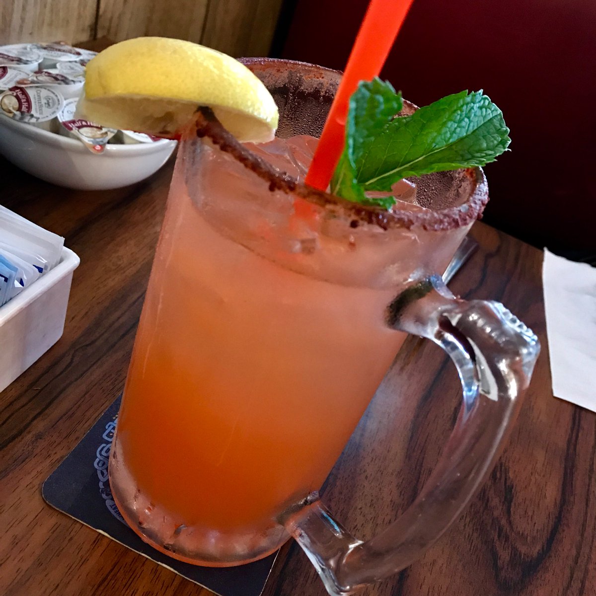 BCDlane's tweet photo. It's a BLAZIN'🔥HOT TODAY! C🥶🥶L OFF with our #Original &amp; FAMOUS Samurai Li-Hing LEM🍋NADE at @BigCityDiner at @KaimukiHawaii @WindwardMall @Pearlridge  @KailuaNEWS &amp; @WaipioCenter #Hot #SunnyDay #LiHing #Hawaii #Aloha #Refreshing https://t.co/aYC5ljIJGW https://t.co/JKsw96zSpL
