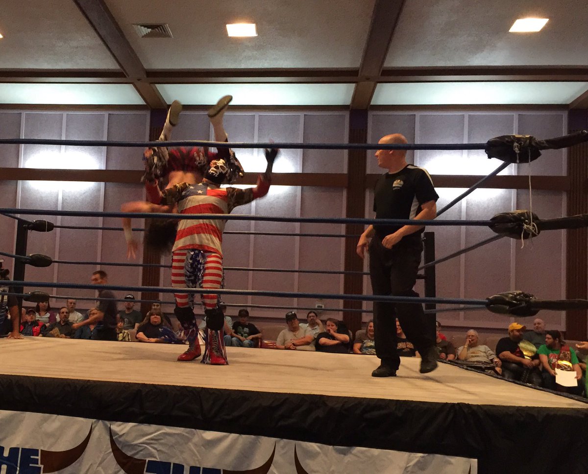 BedeLivingston's tweet photo. #SandyCole v #ConradHauser #TheWCWC Salem https://t.co/n4Wb9PHlk8