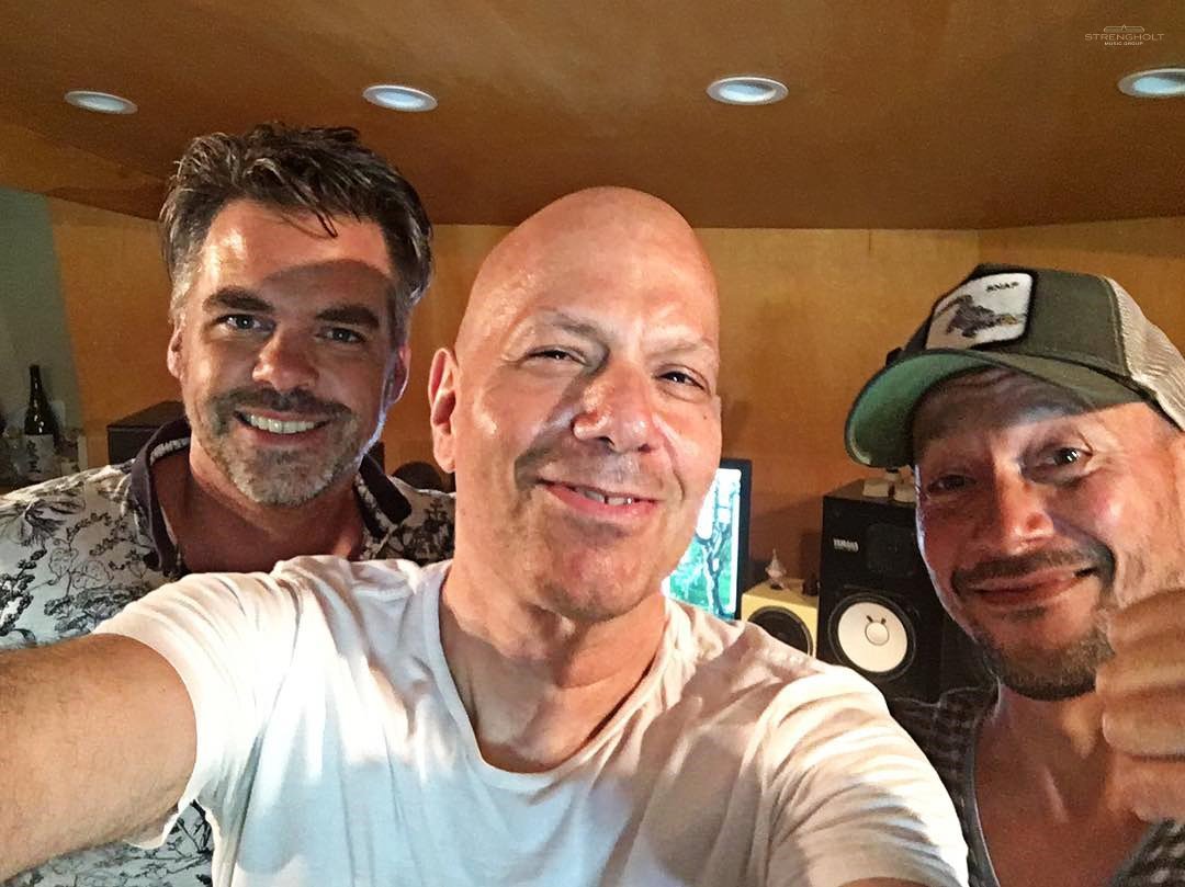 New L.A. session for <a href="/RadboudMusic/">Radboud</a> with <a href="/tonycornelissen/">Tony Cornelissen</a> and American Golden Globe winning songwriter <a href="/jimmyharry/">Jimmy Harry</a>.