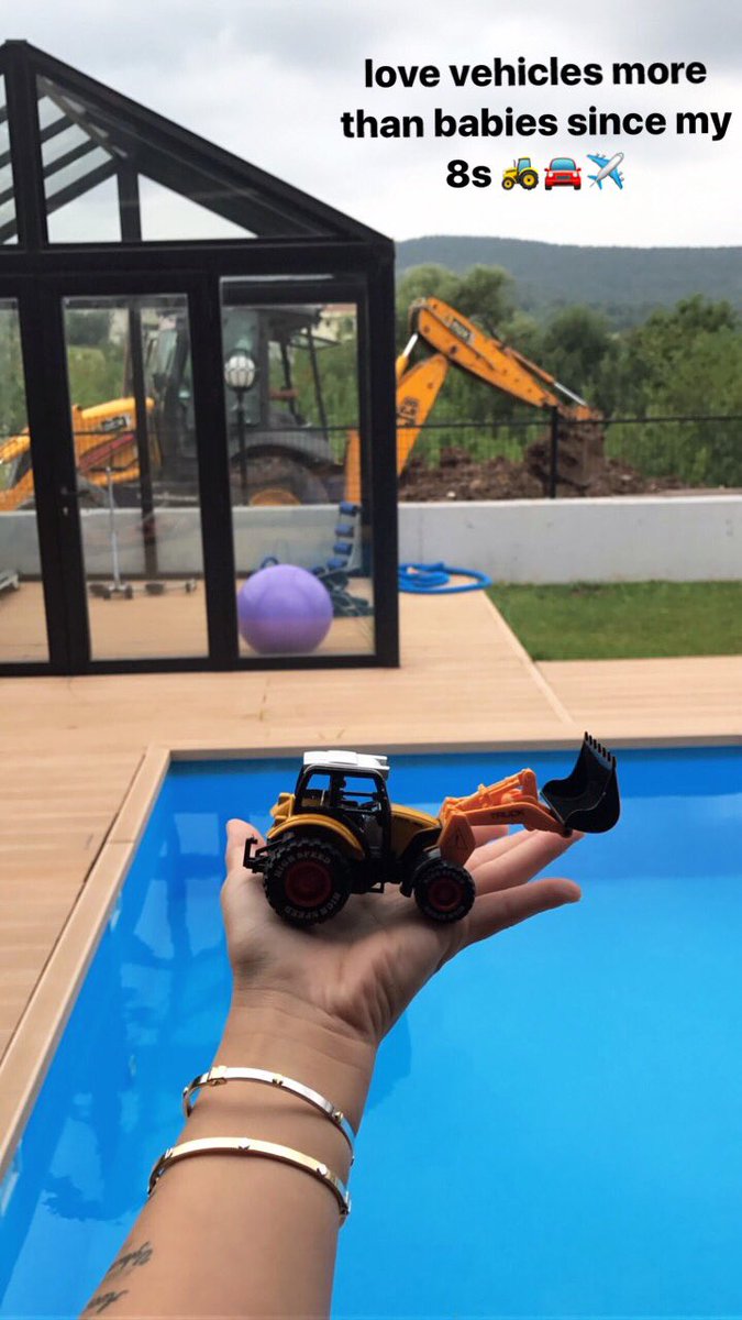 zeynepkeskin84's tweet image. love vehicles more than babies since my 8s 🤦🏻‍♀️🚘🚜✈️🚖

#modelcars
#modelcarcollection