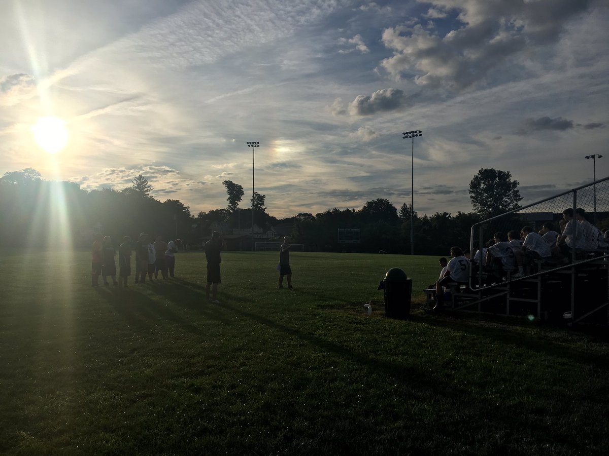 KDJmedia1's tweet image. Kissed my kids and wife goodbye. Can't wait to see them again on Thanksgiving. Sun rises here at Pleasantville. It's football season