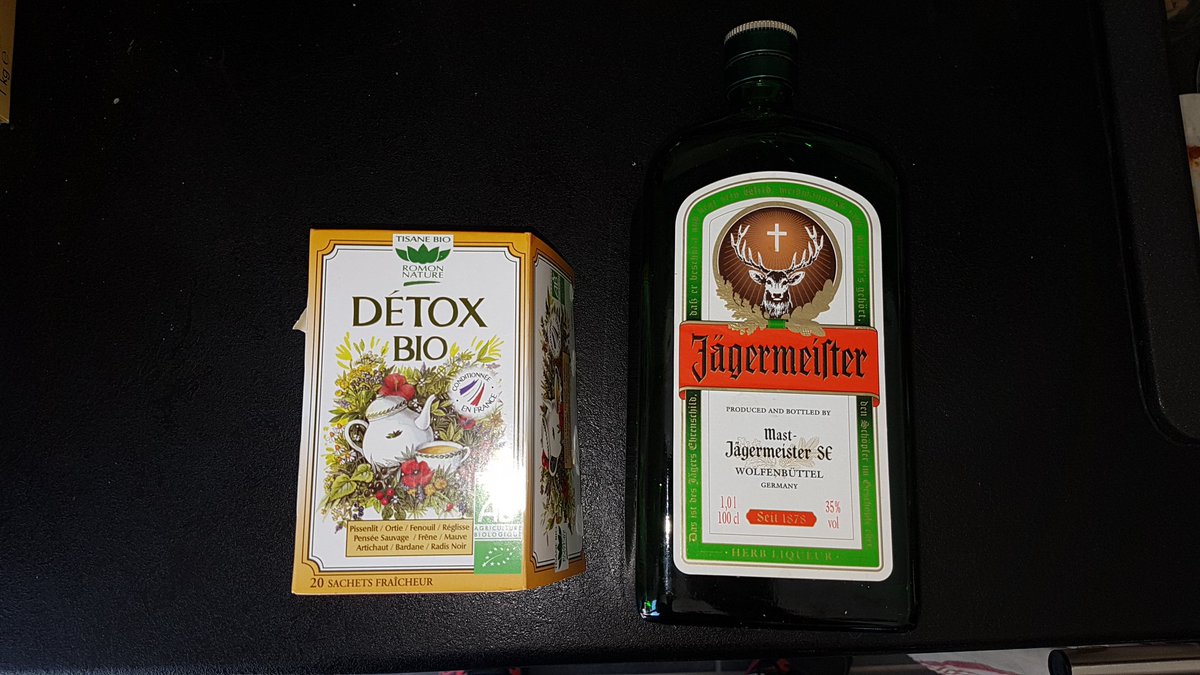 Gourmands8306's tweet photo. 10 plantes d un coté, plus de 50 dans l autre... plus ya de plantes, plus ça detoxe non? #pieddevigne #detoxauJäger https://t.co/kljW1cTK8a