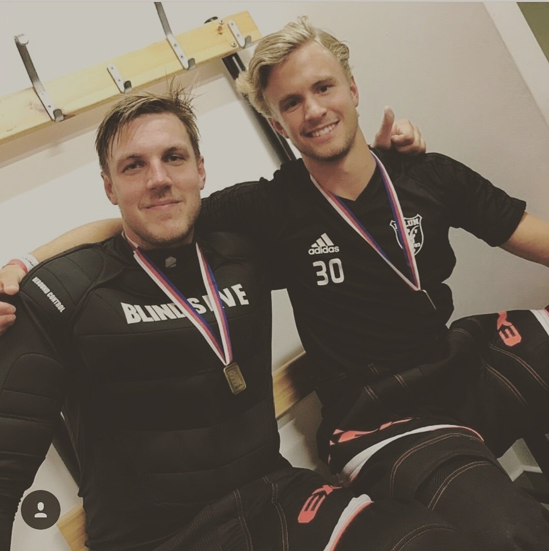 BLINDSAVE_FLB's tweet photo. Congratulations to @IBFFalun goalie Johan Rehn on winning Czech Openπ#wearepartofgoaliesuccess #protectionvest #floorbagoalie #floorball https://t.co/sGIarzUwiK