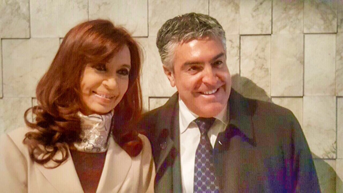 Gregoriodalbon's tweet photo. Que honor me diste @CFKArgentina nunca voy a olvidarlo. Muchas gracias!!! Siento orgullo y emoción verdadera, no de cotillón. #NuncaTeRindas https://t.co/pbu6GNI0IW