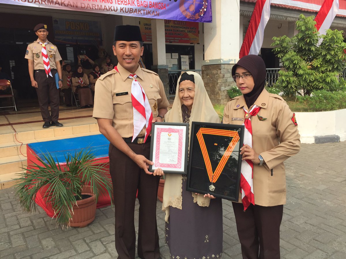 fajarekosatriyo's tweet photo. Selamat hari pramuka. Peringatan hari pramuka ke 56 di halaman kantor camat cakung jakarta timur https://t.co/QbfE1nk30x