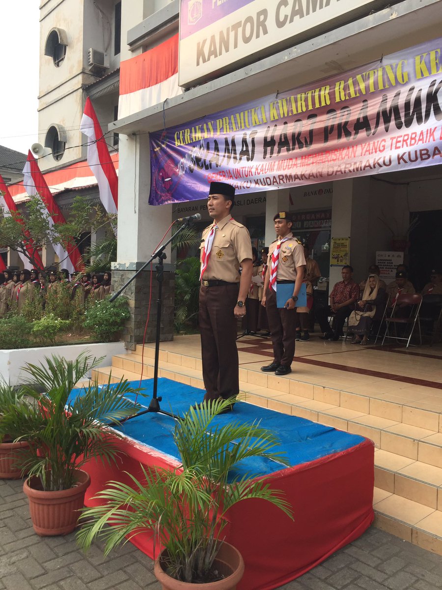 fajarekosatriyo's tweet photo. Selamat hari pramuka. Peringatan hari pramuka ke 56 di halaman kantor camat cakung jakarta timur https://t.co/QbfE1nk30x