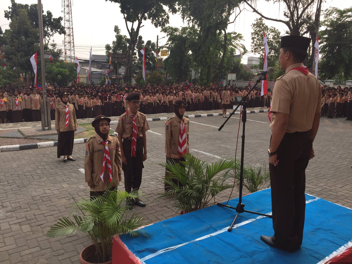 fajarekosatriyo's tweet photo. Selamat hari pramuka. Peringatan hari pramuka ke 56 di halaman kantor camat cakung jakarta timur https://t.co/QbfE1nk30x