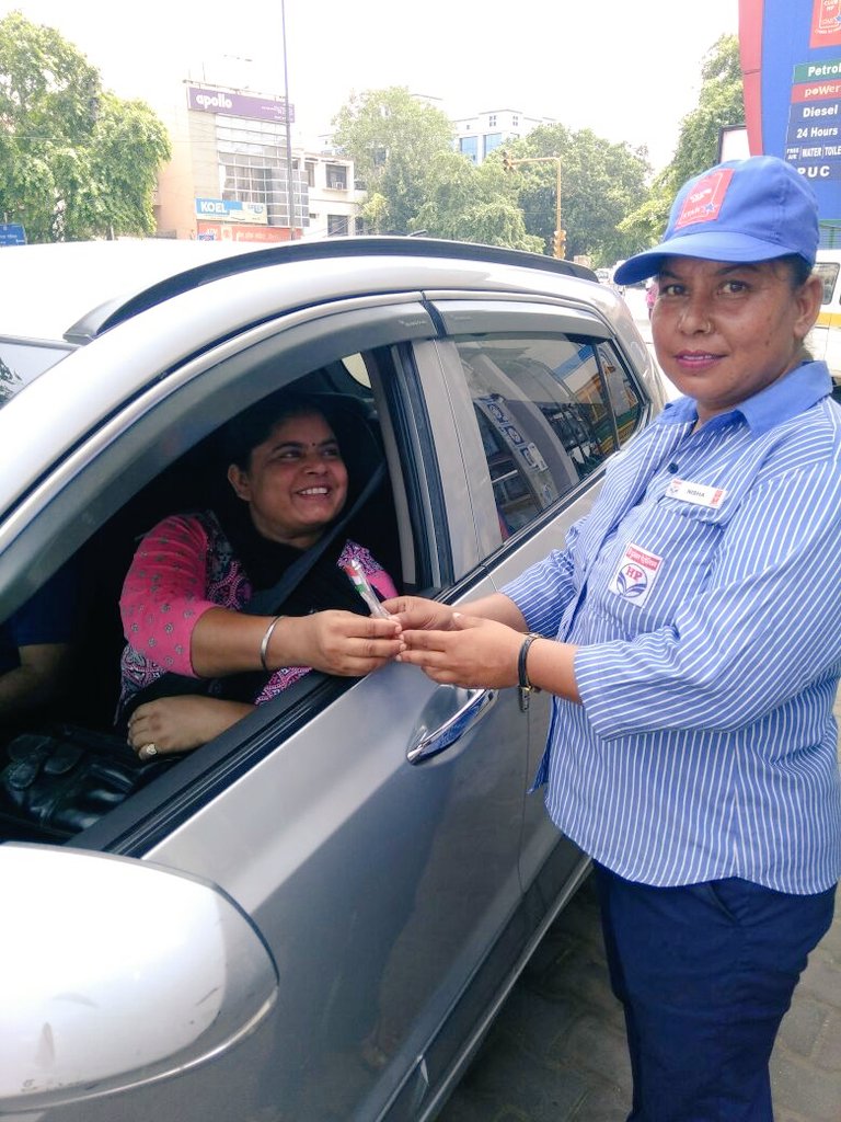 sandeepswain47's tweet photo. Customers felicitated at delhi east outlets #independence day @HPCL @subodhbatra10 @HPCL_Delhi @bajpaiv1 @Rg03Goel https://t.co/Sq1e3jhcZa