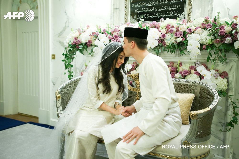 Свадебные колокола в Малайзии: Принцесса Амина Джохорская и Деннис Мохаммад 