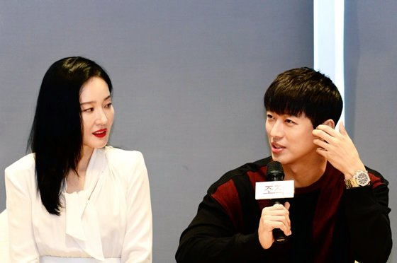 DHLLoGxW0AE-lsy.jpg:large