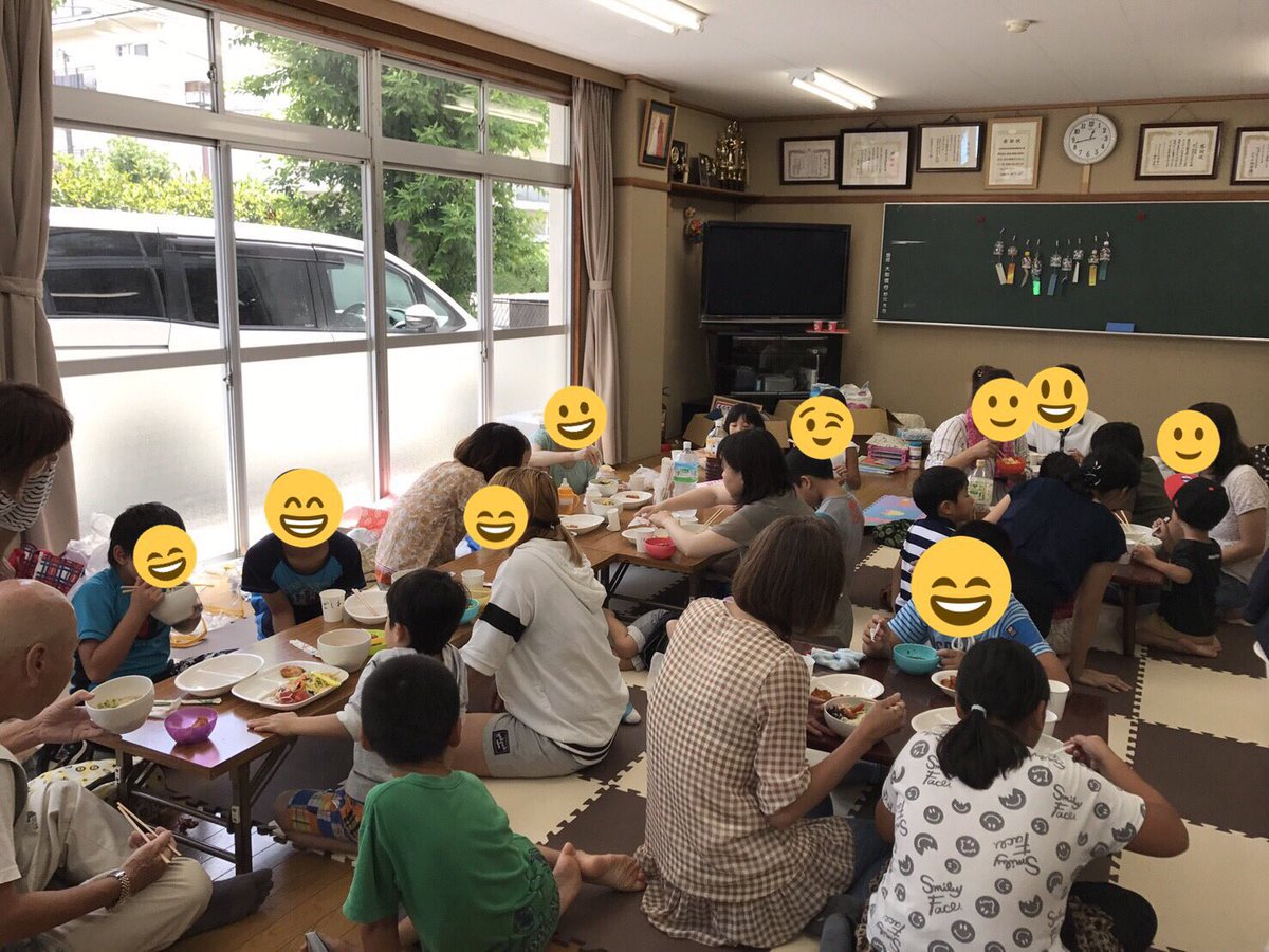 oitborarin's tweet image. 土曜日に高殿こども食堂「あのね」さんのお手伝いをさせて頂きました！子育てサロンの皆さんと合同で、元気いっぱいの子どもたちと遊んだり配膳やゲームの誘導を行いました！
また、プールで遊んだりスーパーボールすくいをしたりと本当に楽しそうでした！